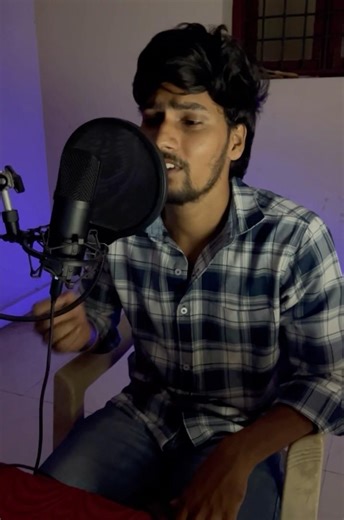 Mutta kalakki song try using karokae.#muttakalakki #songs #tamilsong #youth #trending