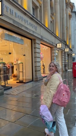 Jessica Sowerby - Colour and Interiors 🌈 on Instagram: "Ad Pr Invite | What a gorgeous way to spend a few hours, perusing the new @anthropologieeu store in my very own Manchester, with the lovely @elliegooder ! 🙌🏼✨⭐️ As a huge advocate of the brand for soo long, I was in my absolute element! Came away with some beautiful bits I can’t wait to share, feeling very lucky indeed ♥️ definitely get yourself down to @anthropologieeu if you’re in need of any beautiful festive bits (or presents for you