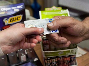 Five ways to limit your risk of credit or debit card fraud
