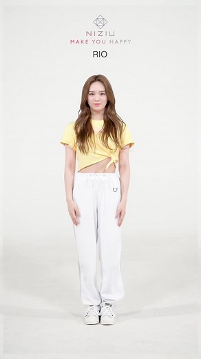 回している手を見ながら、カウントごとにひざをくっしん🌟#NiziU #WithU #Makeyouhappy #RIO #縄跳びダンス #NAWATOBIdance