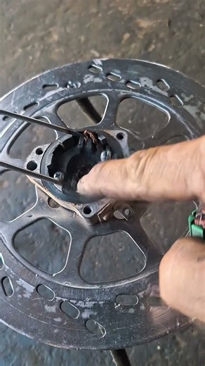 Simple Trick to Install Starter Motor Brushes Faster #MechanicLife #satisfyingfix #restoration