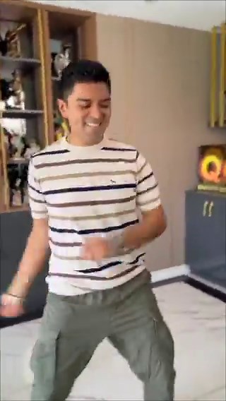 CHRISTIAN YAIPEN BAILANDO MHM DE SANTOS BRAVOS JAJSJSJ 🇵🇪