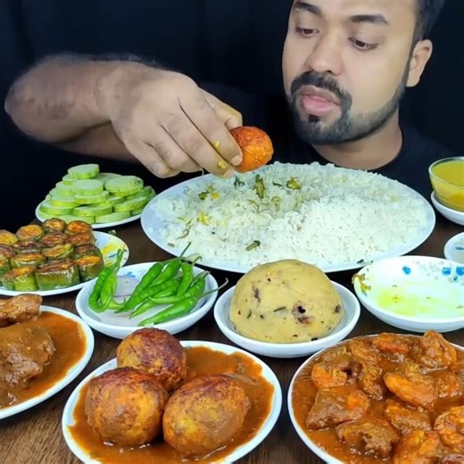 SPICY EGG CURRY🔥 BASMATI RICE || #shorts #mukbangn #asmreating #mukbangasmr #asmr