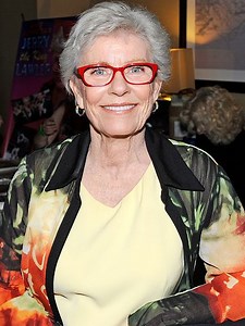 Patty Duke, Oscar-Winning 'The Miracle Worker' Actress and Sitcom Star, Dies at 69
