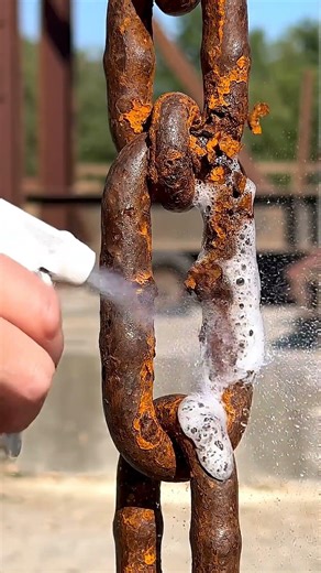 Rust Removal on Chain Link Connector