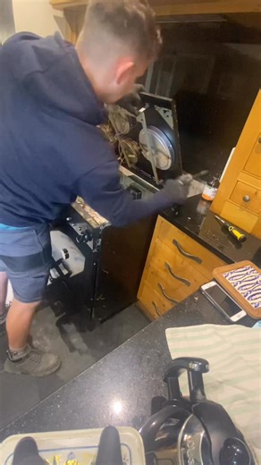 Inner hot plate not working on a Rangemaster cooker hob? The element was found to be faulty, and here is how we repaired it 🛠️ 🔥 For any repair queries, feel free to free to get in touch 📞 07395073225 📧 oscappliancerepairs@gmail.com 📍 DL #cooker #cookerrepair #whitegoods #whitegoodsrepair #repair #tools #appliancerepair #oscappliancerepairs #rangemaster | OSC Appliance Repairs