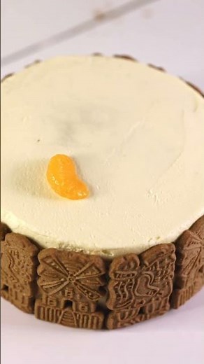 Festlich und super lecker wird es mit dieser Spekulatius-Torte mit Mandarinen und Mascarpone! 🥰