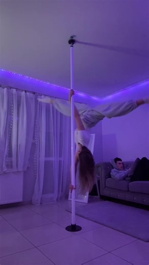 @vkusyx #poledance #handspring #spinningpole #ledlights #poledancelove | dance
