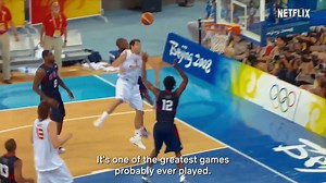🍿 Le trailer du documentaire sur la « Redeem Team ». Après l’échec de 2004, à Athènes, les États-Unis de Kobe Bryant, LeBron James, Dwyane Wade ou encore Carmelo Anthony sont allés récupérer l’or olympique en 2008, à Pékin… 🎥 Disponible le 7 octobre, sur NETFLIX. | Basket USA