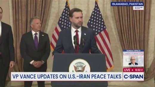 Brian Allen"Acabou.JD Vance acaba de anunciar que as negociações entre Irã e EUA estão encerradas."Eles optaram por não aceitar nossos termos."Ambas as delegações estão voltando para casa.Sem acordo. Sem compromisso nuclear. Sem cessar-fogo no Líbano. Sem reabertura do Estreito.Sem ativos congelados. Sem reparações.21 horas de negociações. Uma guerra que matou milhares. Um cessar-fogo que Israel bombardeou desde o primeiro dia.Uma coalizão de 30 nações está sendo formada. Dois destróieres da Mar