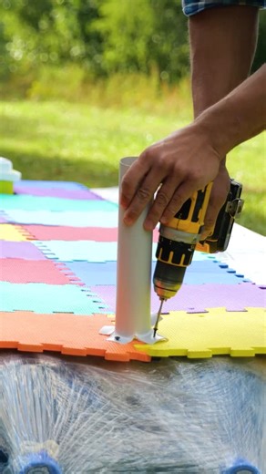 5-Minute Crafts on Instagram: "An easy DIY raft boat built in just 1 hour - ready to sail! ⛵️😲 #diyboat #raftbuild #outdooradventure #creativeprojects #diyideas"