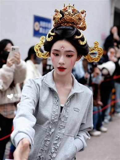 Reuters The Road to Glory ▪︎ 归鸾 ▪︎ Gui Luan ▪︎ 17.03.2026 Lin Yun Jelly 🤍 Udah dari tadi pagi banget nih , sorry telat up 🤭✌️ Makeup mode baru , hairstyle serta hiasan baru , kostum juga baru , new skin kalo game ini mah 🤭 Seperti biasa Yunmei dengan apapun selalu tetap stunning😍 Happy terus kamu ya 🤗🫶🫶🫶 Mode hardwork 🥰 #JellyLin #LinYun #林允Jelly #chinesedrama #theroadtoglory