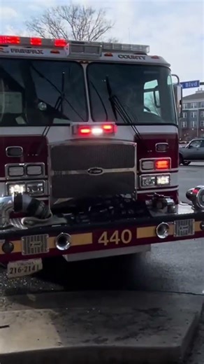 Fairfax county fire engine 440 returning #fast #fire #water #emergency #automobile #iaff