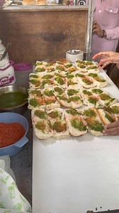 Viral Vada Pav Queen of Delhi 😍 | Swag se doctor