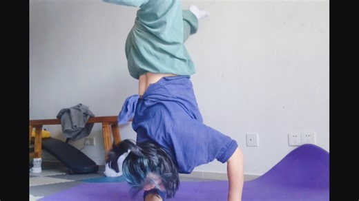 2分钟，很短。却可以高效率的做很多事。人生有很多2分钟，都想要好好珍惜和利用#瑜伽 #挑战自我突破自己 #瑜伽体式 #健身