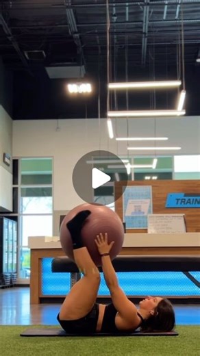 Zahra Mourtada on Instagram: "The Swiss ball crunch pass is a dynamic exercise that engages multiple muscle groups, making it an efficient choice for core strengthening. By incorporating the stability ball, it adds an element of instability, which further activates the core muscles to maintain balance and control throughout the movement. This exercise primarily targets the rectus abdominis, obliques, and hip flexors, while also engaging muscles in the chest, shoulders, and arms. Compound movemen