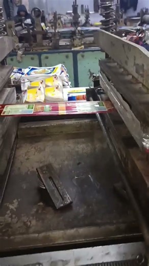 cutting pouching machine