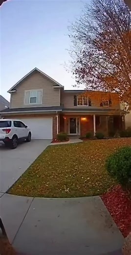 BREAKING NEWS in Jacksonville, Florida Authorities are investigating a powerful explosion that ripped through a two-story home in the Oak Valley subdivision late Tuesday evening. The blast, captured on a neighbor's doorbell camera, originated in the attached garage and quickly engulfed the structure in flames, totaling a parked SUV parked in the driveway. According to preliminary reports from the Jacksonville Fire and Rescue Department, the explosion was caused by a leaking propane cylinder stor