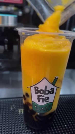 Refreshing Mango Smoothie and Slush Options