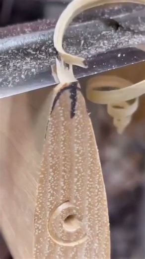 making wooden ax handles so that they fit well and are not loose