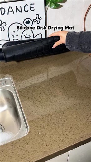 🧽 Keep your kitchen spotless & organized! This extra-large silicone dish drying mat (23”x17”) is perfect for draining dishes, fruits, and veggies — non-slip, heat-resistant, and super easy to clean. Ideal for counters or sinks! Link in bio & follow for more 🎯 #amazonmusthave #amazonfinds #smartfinds #homeessential #homehacks #homecomfort #cleanhome | snappypick