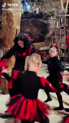 Míša Ruzickova na TikTok