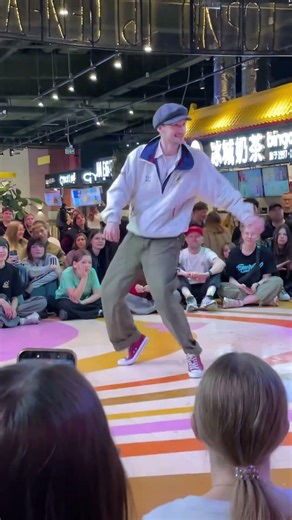 Amazing popping dance freestyle