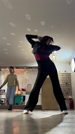 Feeling Like Dracula: Dance Choreography by Jennie