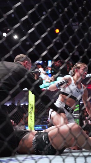 STARTING OFF HOT WITH A WOMEN'S KO #ufcvegas121