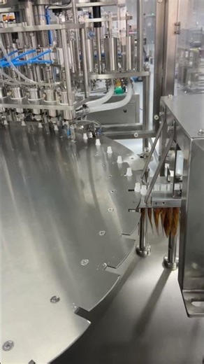 filling and capping machine for production in large