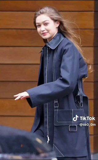 ‏🌨🌑. #gigihadid #seo_om *she's so pretty*#onthisday