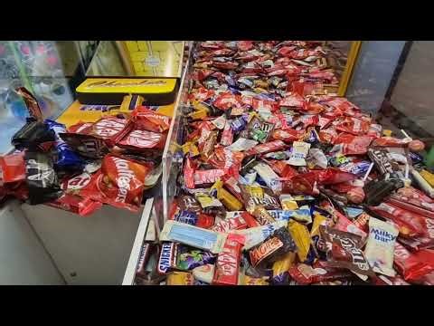 MASSIVE CHOCOLATE CLAW MACHINE HAUL!!!! LIKE A COIN PUSHER!!!