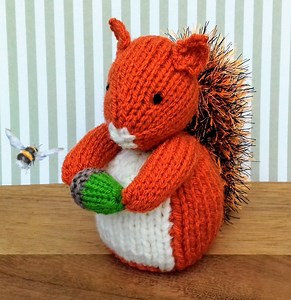 PDF KNITTING PATTERN Red Squirrel Chocolate Orange Cover, Christmas Knitting Patterns Toys, Knitted Acorn, Autumn / Halloween Candy Cosy - Etsy UK