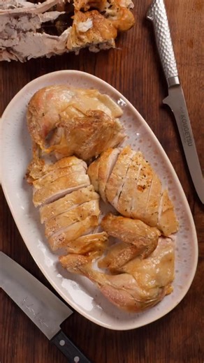 No arguments: this is the BEST way to carve a chicken or turkey! 🦃🐓 | Kin Knives