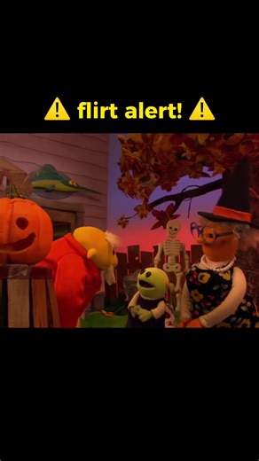 Russell just ruined a beautiful moment #nanalan #halloween #crush #cute #flirt | Nanalan'