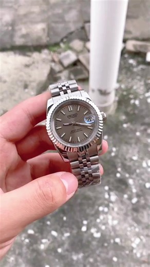 ##seiokomod #精工手表 #Seiko/精工 狗牙日志 表壳大小：36-39mm 表壳材质：316L精钢 防水：100m
