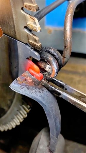 Induction Brazing Is the Perfect Fix for Cold-Saw Teeth 🔥⚙️#fyp #engineering #satisfying #machine