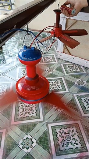 Mini ceiling fan with cardboard blades compared with recycled ceiling fan with 5 plastic blades