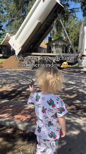 Trisha Anderson on Instagram: "Forever a Barney kid I’ll be 🥹💜🦖 #barney #90s #1994 #barneyandfriends #childhood"