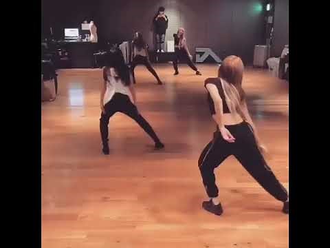 Lisa Take Me Solo Stage Dance Practice