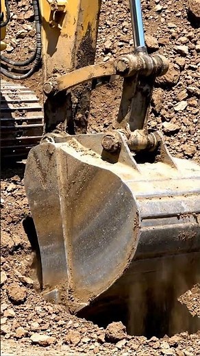 Raw Power: Excavator Digging Action! 🏗️