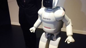 ASIMO le petit robot: l'humanoïde le plus sophistiqué au monde - RTBF Actus