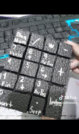 Cómo hacer una maqueta de un teclado de computadora