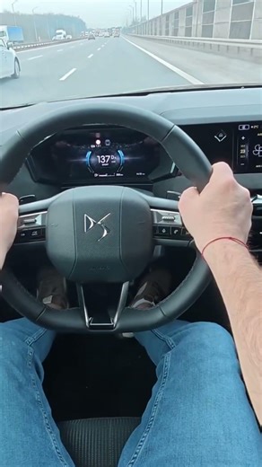 DS Automobiles DS 4 N°4 ÉTOILE Alcantara (Hybrid 145) | 0-100 Acceleration Test