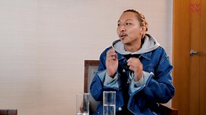 အနှစ်သာရရှိတဲ့ သီချင်းဆိုတာကို ဘယ်လိုသတ်မှတ်မလဲ? Iamhiphop with ZWE THET PAING ✌️ မကြာခင် ထွက်ရှိလာတော့မယ့် သီချင်း 'Knock Out' နဲ့ HipHop culture အပေါ်ရယ်၊ သီချင်းတစ်ပုဒ်ရဲ့ အနှစ်သာရအပေါ် သူ့ရဲ့ ထင်မြင်ချက်တွေကို ဆွေးနွေးထားပါတယ်... Iamhiphop.mm Tiktok https://www.tiktok.com/@iamhiphop.mm Iamhiphop.mm Youtube https://youtube.com/@iamhiphopmm #Iamhiphop #ZweThetPaing #Knockout #Legendary #IamhophipisOnTheWayBack #Interview #Comeback | Iamhiphop.mm