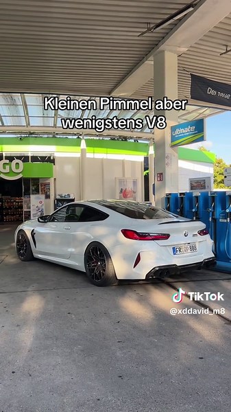 Exploring the BMW M8's Performance and Features