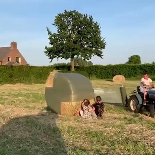 wrapping hay bales the cheap way | Blanka Satora