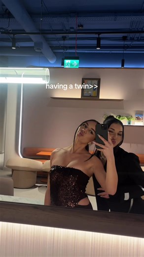best feeling #twins #sister #besties