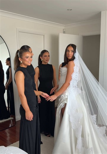 Bridesmaids and Best Friends: Memorable Wedding Moments