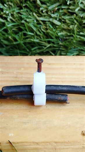 electrician teaches how to make simple cable clamps #tips #electrical #tricks